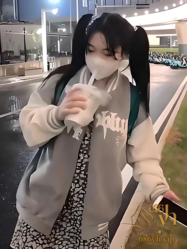 双马尾学妹 汤圆 放学捡尸酒醉大叔 一脸好奇玩弄肉棒 浓精灌满小逼满足回家！ 1