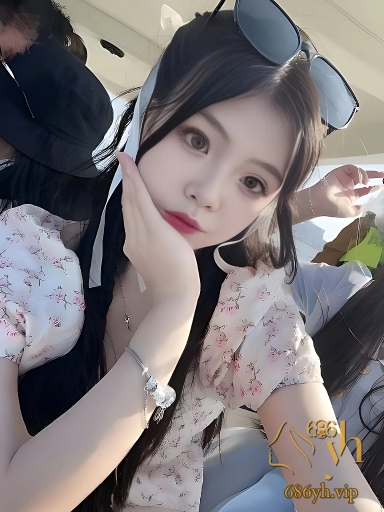 邻家妹妹 潘梦菲 勾搭金主任其玩弄 口舌服侍肉棒后主动骑乘 骚穿天际！ 2