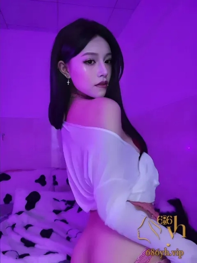 短发舌环辣妹 性爱视频 跪地口交巨根 身穿连体渔网装 迎合后入打桩娇喘连连 1