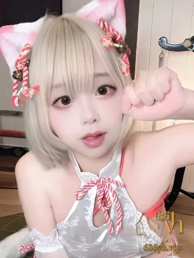 超淫眼镜妹 COS动漫角色 粉色透视装自拍露胸 丁字裤勒逼水流不止！ 3