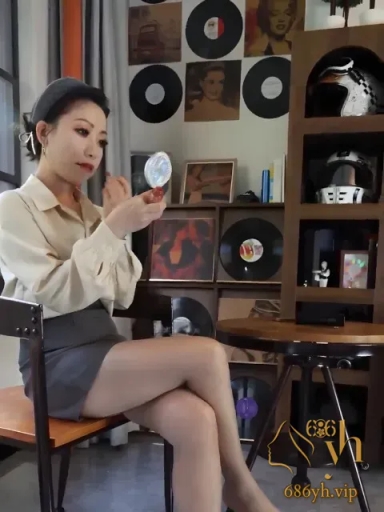 抖音淫妻 周慢慢 丝足自慰掰穴发骚 多角度炫耀美脚 熟女人妻足交浪劲十足 1