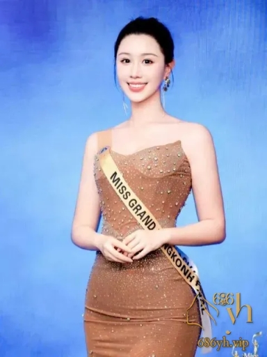 全球中华小姐季军 张晴语 身穿开衩高红裙走秀 转身瞬间走光 真空白虎穴一览无遗！ 2
