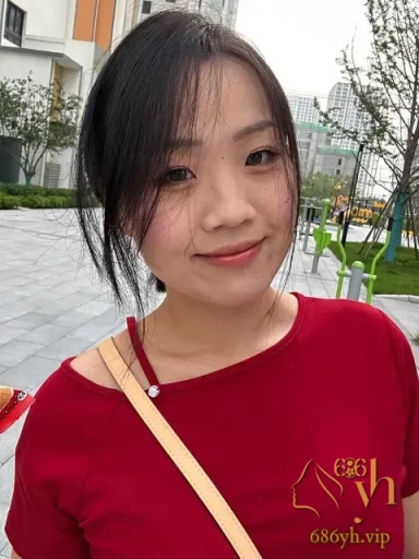 武汉大学学妹 周奶糖 情侣私拍泄密 穿开裆黑丝被操出阿黑颜 纯纯男友的泄欲工具 1