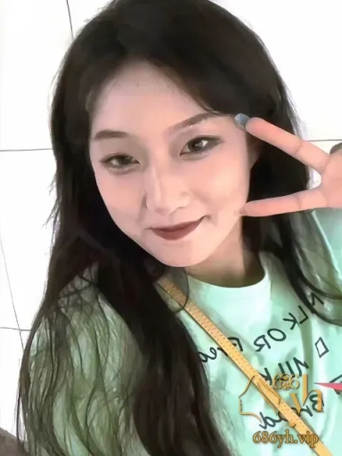 可爱女大学生自慰骚拍流出 被金主网调成露脸母狗 全裸戴肛塞骚摇自慰 反差淫爆 2